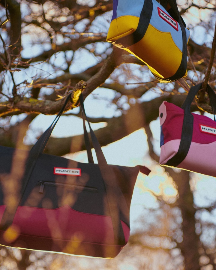 Bolso Tote Mediano Con Clip En La Parte Superior De Nailon Reutilizado De Hunter Negro Gris Multi