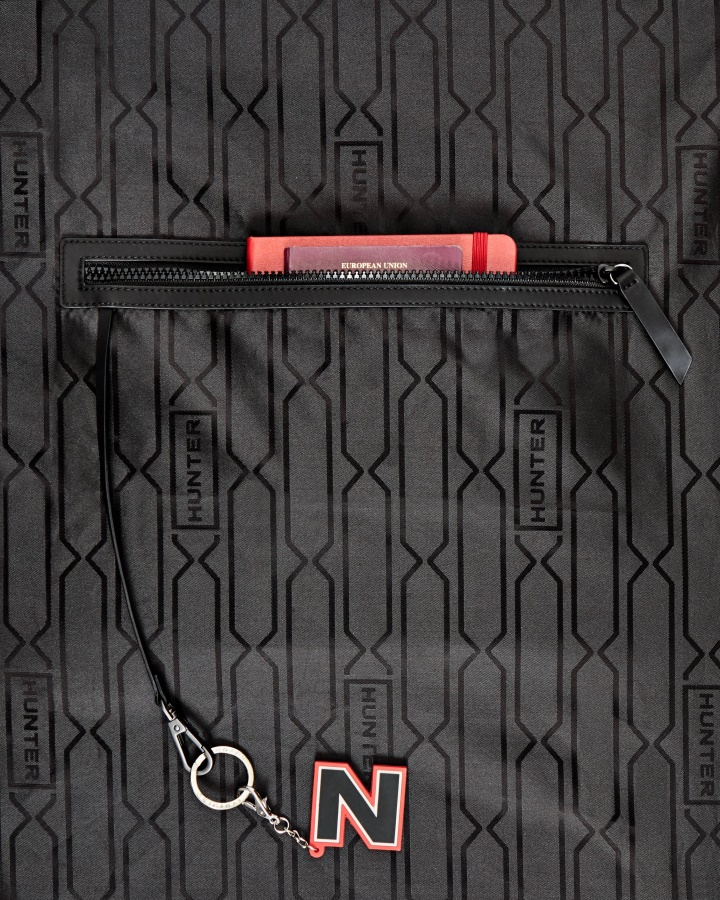 Minimochila Con Clip En La Parte Superior De Hunter - Cuero Engomado Negro